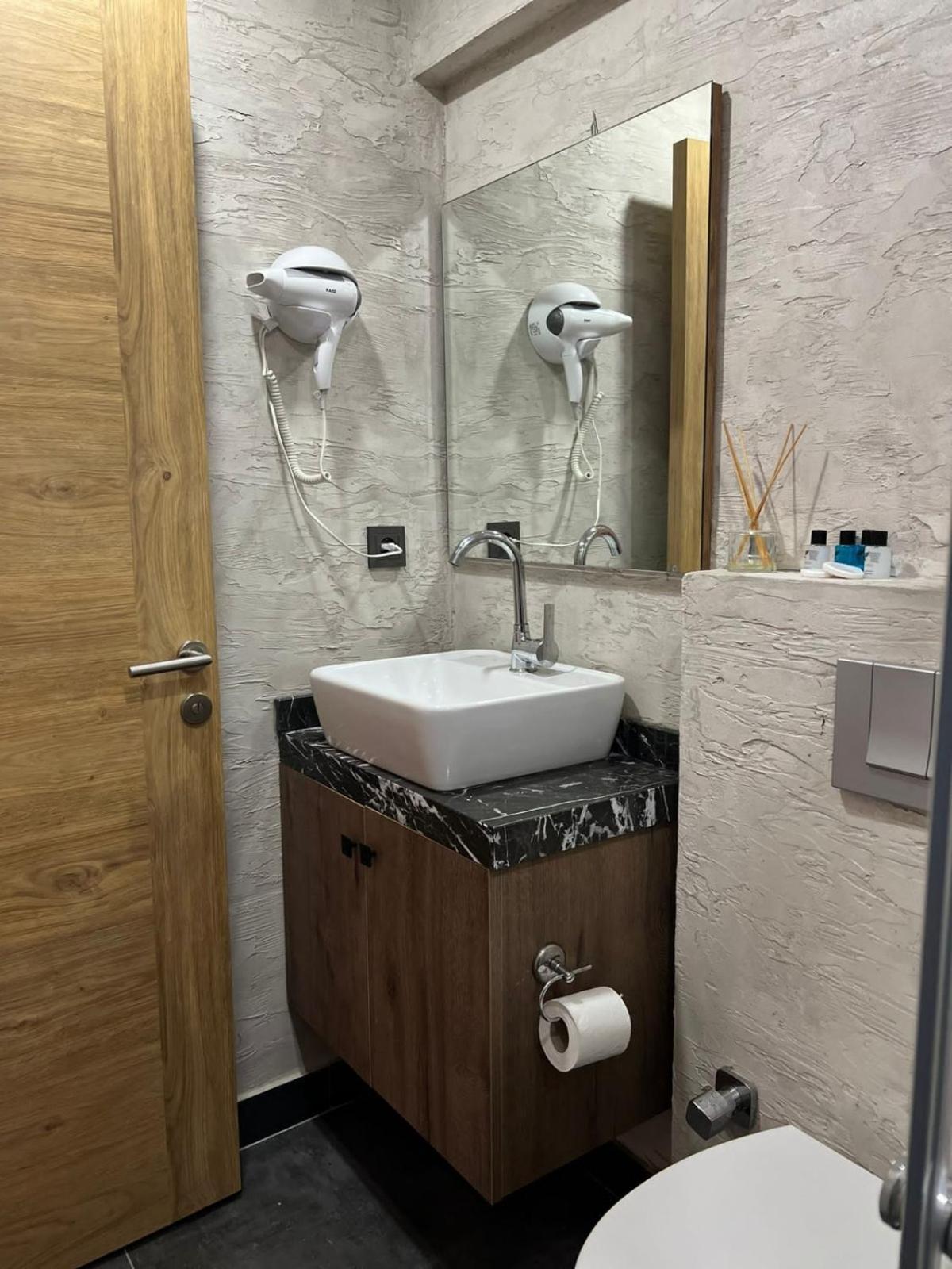 Besiktas Guest House Истанбул Екстериор снимка